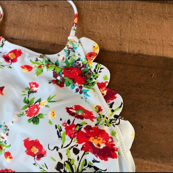 Cupshe Halter Scalloped blue and red floral one piece swimsuit w/ see thru mid - Picture 5 of 6